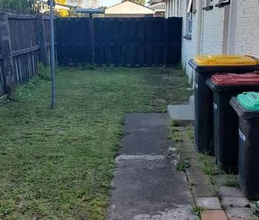 Charming 2BR Flat in New Brighton! - Photo 5