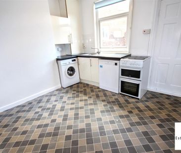 3 Bedroom House - Terraced To Let - Photo 6
