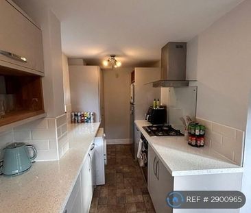 3 bedroom semi-detached house to rent - Photo 3
