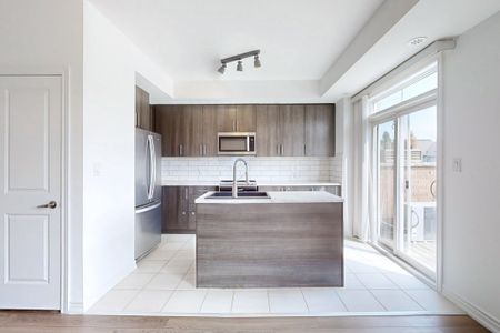 For Lease - 2730 William Jackson Drive Unit# 8, Pickering, Ontario - Photo 4