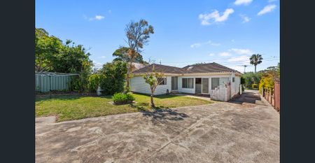 Centrally Located Family Home - Photo 3