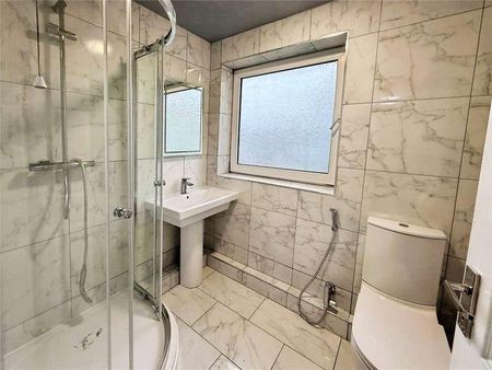 Winnipeg Drive, Cardiff, CF23 - Photo 5