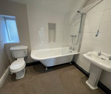 3 bedroom apartment to rent - Photo 4