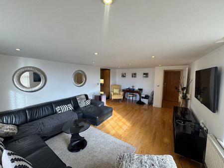 2 Bed Flat, Princess Park Manor East Wing, N11 - Photo 2