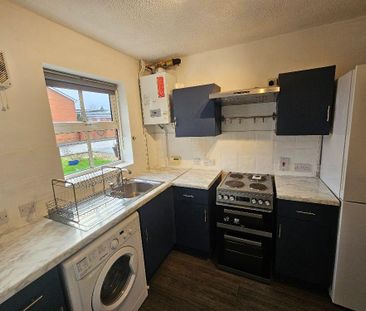 3 bedroom semi-detached house to rent - Photo 6