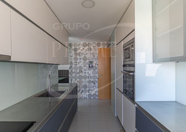 Apartamento T4 em Porto