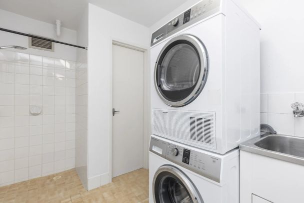 Prime Location - Photo 1