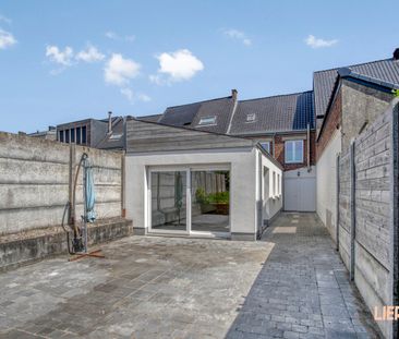 Instapklare woning met 3 SLKS, garage én grote zonnige tuin! - Photo 2