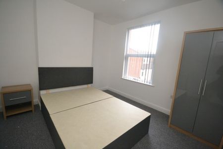 2 bed Mid Terraced House for Rent - Photo 4