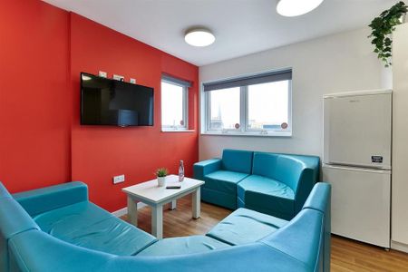 1 bedroom in a flat share to rent - Photo 2