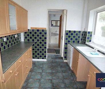 2 bedroom end of terrace house to rent - Photo 2