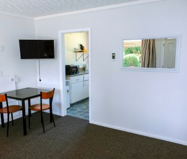 SEMI FURNISHED UNIT - Photo 2