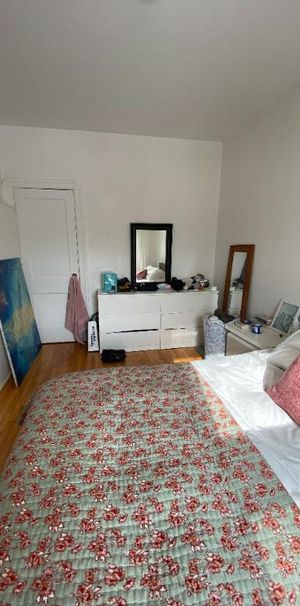 VERDUN - Ouest, 5 1/2, 2cc.dont une cc petite, 2è étage - Photo 1