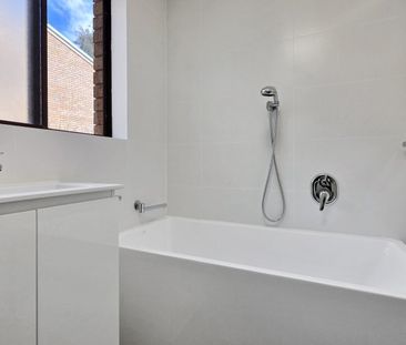 Located in the heart of Revesby! - Photo 5