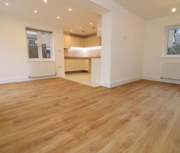 3 bedroom end of terrace house to rent - Photo 1