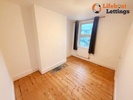3 bedroom terraced house to rent - Photo 3