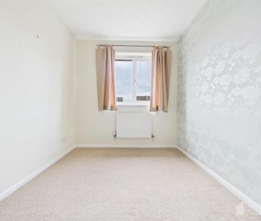 2 bedroom semi-detached house to rent - Photo 4