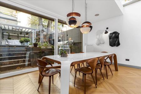 4 bedroom townhouse to rent - Photo 3