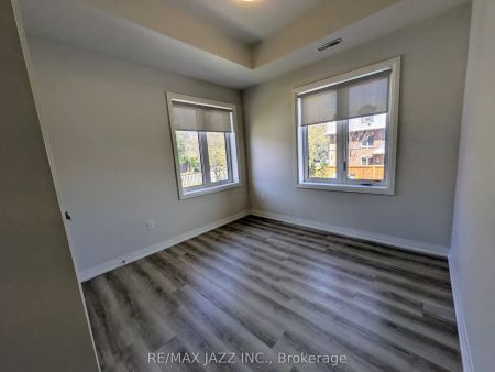 750 King Street E #201 - Photo 5