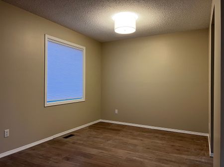 3 Bed Black Mountain - Photo 5