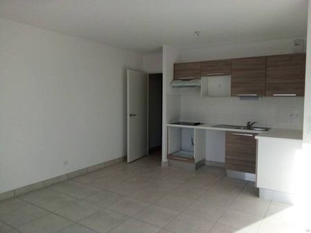 Appartement 3 pièces - - Photo 2