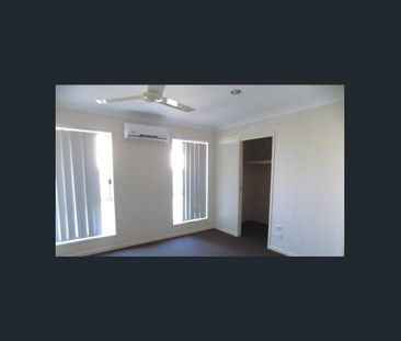 Modern 4 Bedroom Home. - Photo 6