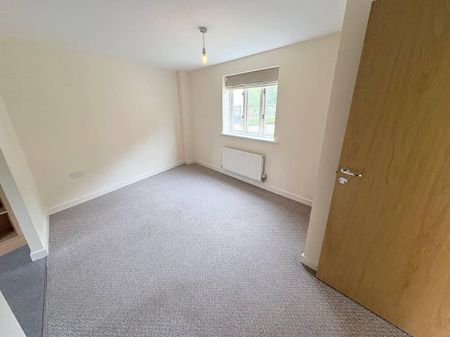 3 bedroom semi-detached house to rent - Photo 5