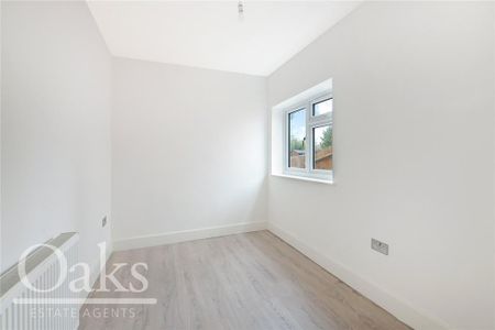 4 bedroom semi-detached house to rent - Photo 5