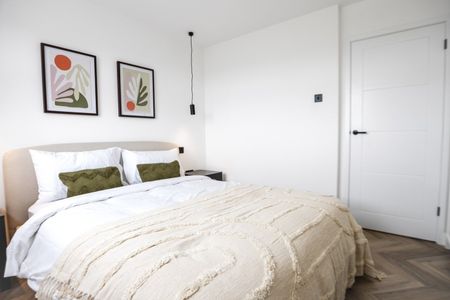 1 Bed Flat, St. Paul's Court, SW4 - Photo 3