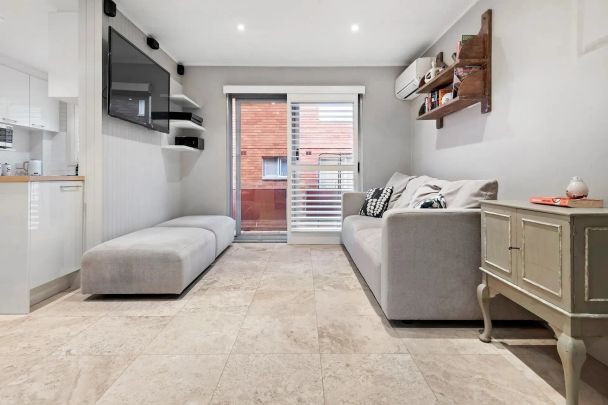 Beautiful Hampton-Inspired Apartment - Photo 1