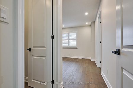 For Lease - 292 Windfield Farm Drive, Oshawa, Ontario - Photo 4