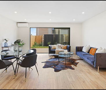 Modern 3BR Townhouse in Bucklands Beach - Photo 2