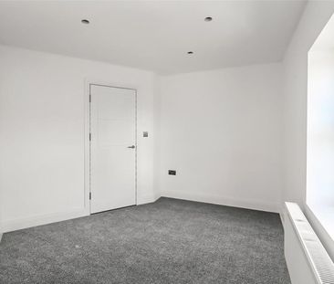 1A Hermitage Road, Woking, Surrey, GU21 - Photo 1