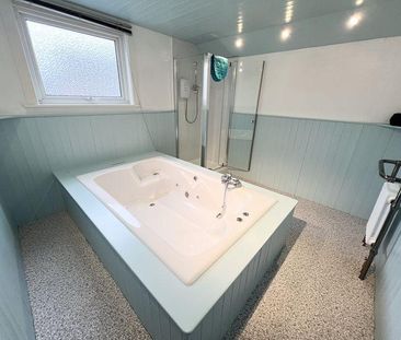 4 bedroom property to rent - Photo 1