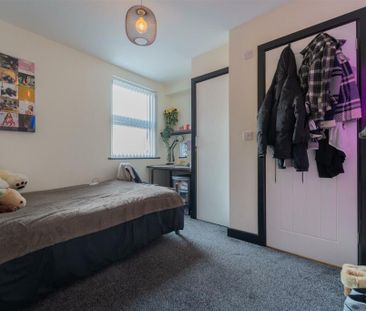 5 bedroom terraced house to rent - Photo 5