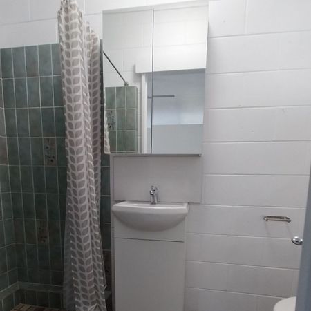 Stylish, Low-Maintenance Living in the Heart of Pimlico - Photo 3