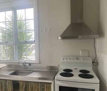 Charming 2 Bedroom Home Close To Beach - Photo 2