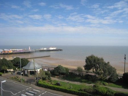 Seafront retirement apartment, Property for rent - Photo 4