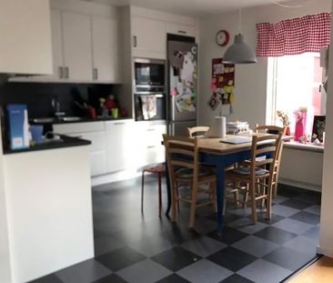Radhus 97 kvm i Mölnlycke. Barnvänligt och sjönära. - Photo 1