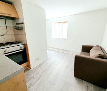 Studio to rent - Photo 6