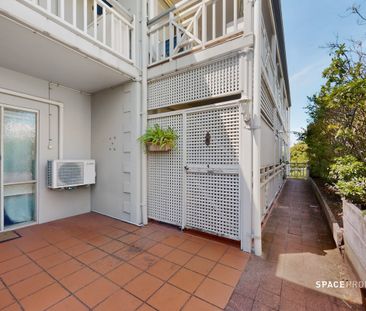 Updated Inner-city Apartment In The Heart Of The Action - Photo 1