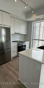 Burnhamthorpe/Confederation Brand New 2Bdrm Modern Kitchen Lrg Balcon - Photo 4