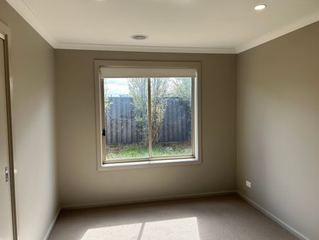 6 Welland Road, Weir Views VIC 3338 - House For Rent | Domain - Photo 3