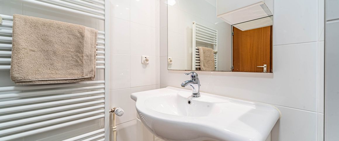 City-Residence: Elegantes und helles Apartment mit Balkon - Photo 1