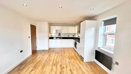 Crescent House, Rugby, CV21 - Photo 3