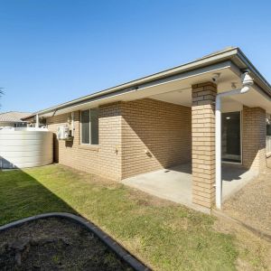 Modern Family Living in a Convenient Location - Photo 2