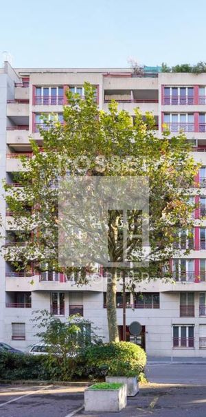 Appartement traversant de 4 pièces au 1er étage avec balcons - Photo 1