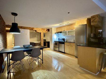 Superbe Condo situé dans le vieux-Montréal, complètement meublé et tout inclus. - Photo 5