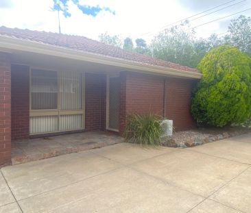 2/54 Cottrell Street, Werribee. - Photo 2