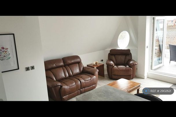 1 bedroom flat to rent - Photo 1